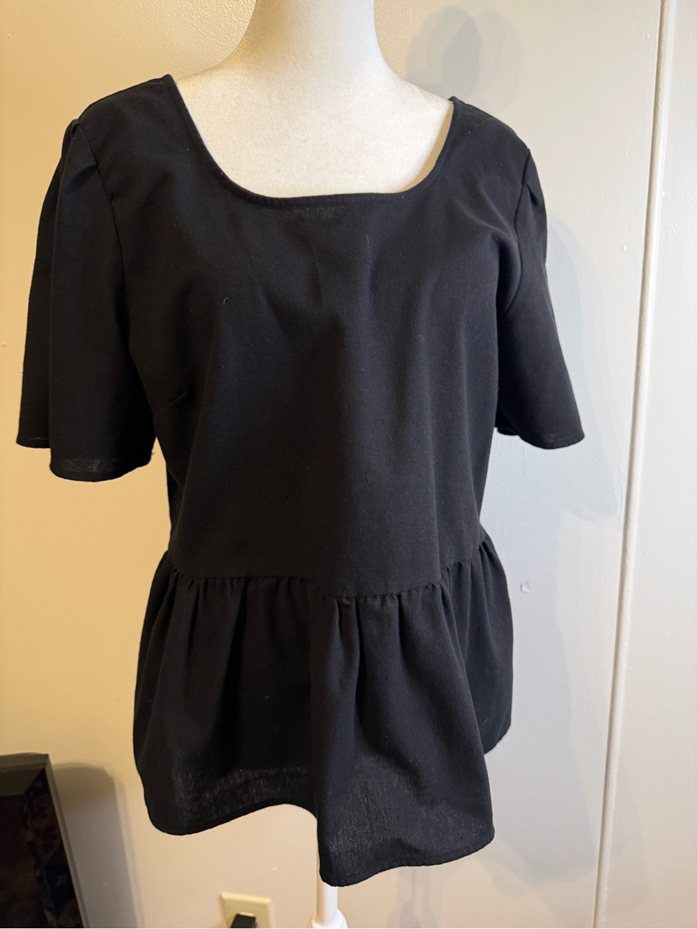 Sugar+Lips black  Peplum Scoop Neck Women's Top